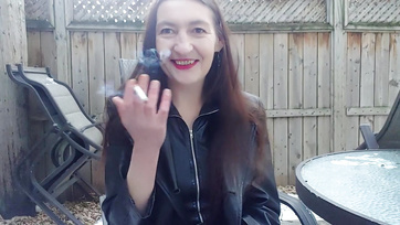 Mature pussy half-naked smoking a cigarette Thumb