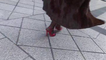 On the streets of Budapest, the pretty girl was sucked off by the standing dicked prisoner during the day Thumb