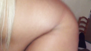 Mature Hungarian woman sucks the slob and then dances on it until she cums Thumb