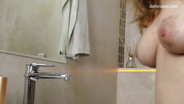 Big titted amateur teen babe stripped naked and masturbated for a while Thumb