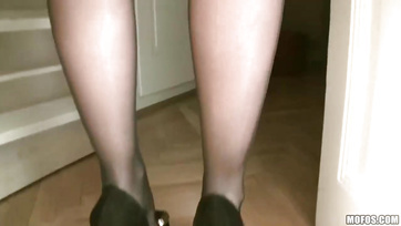 He managed to convince the pretty Pest girl to have a good fuck for a little money Thumb