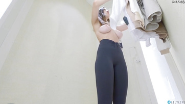 The sexy looking young babe masturbated a lot in the fitting room Thumb