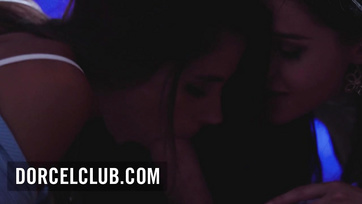 The young guy had a threesome with two hot stockinged bombshells Thumb