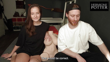 The perverted amateur took the big-breasted sex doll with him on the trip couple Thumb