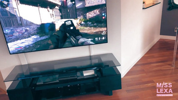 Stepbrother was happily playing video games while the round-assed beauty was sitting on his cock Thumb