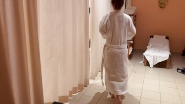 The big-assed chick sucked the stranger in the hotel bathroom and fucked herself in doggy style Thumb